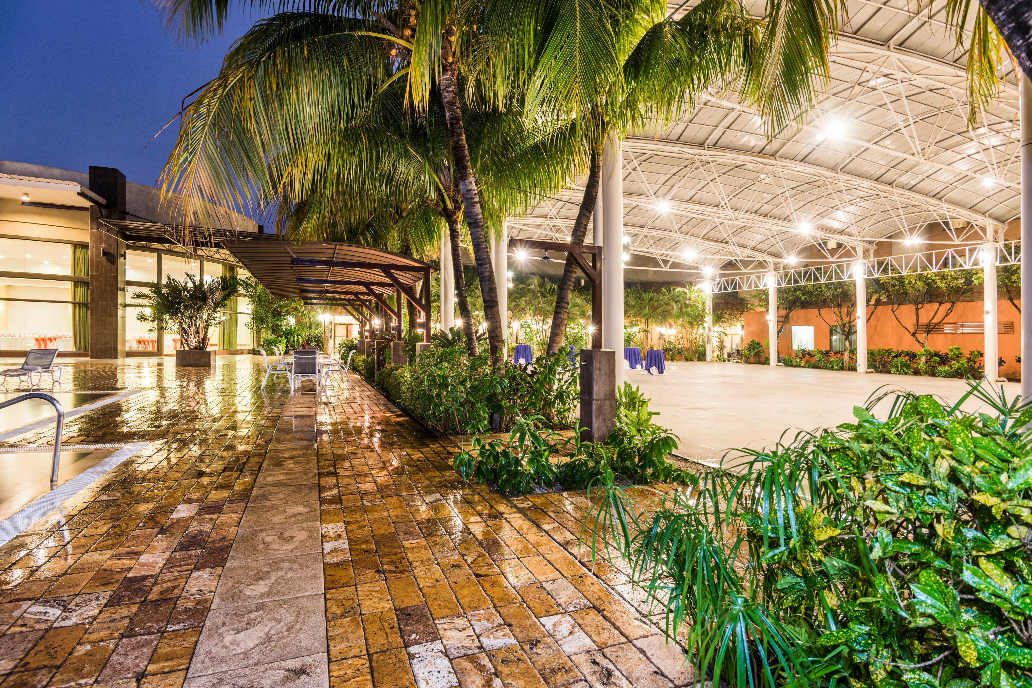 Holiday Inn Convention Center, An Ihg Hotel Managua Exterior photo